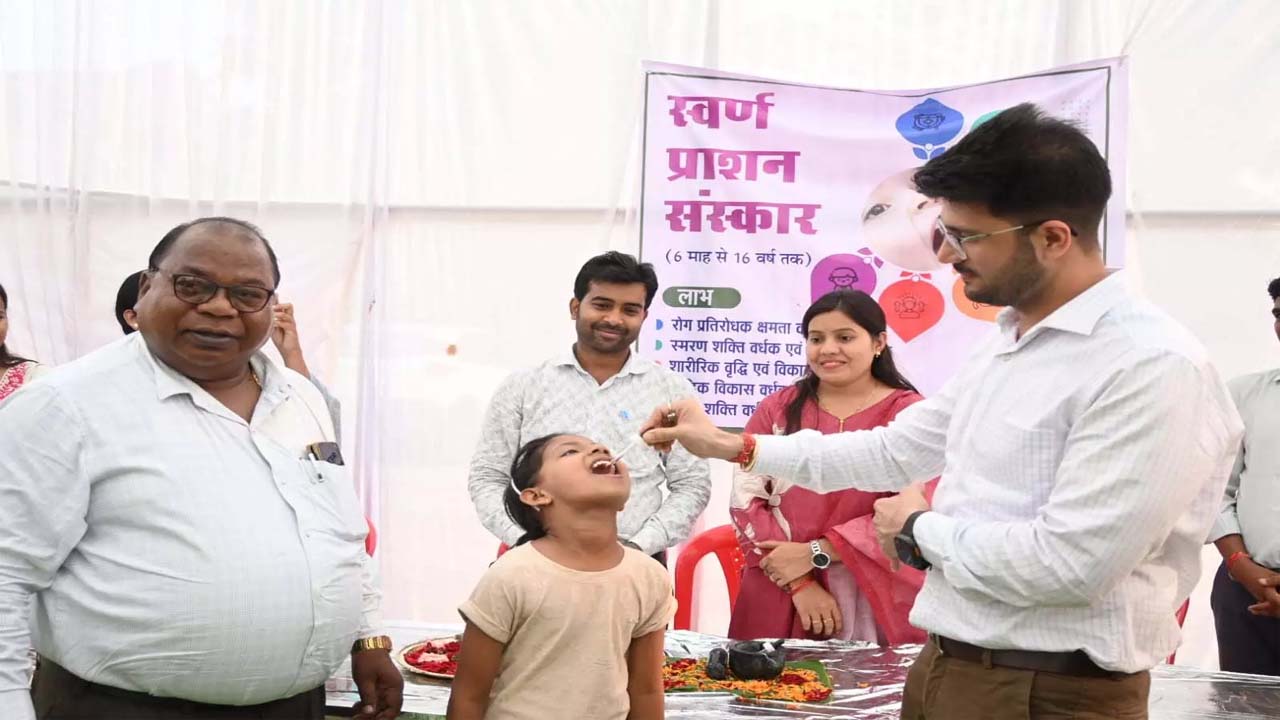 कलेक्टर दीपक सोनी