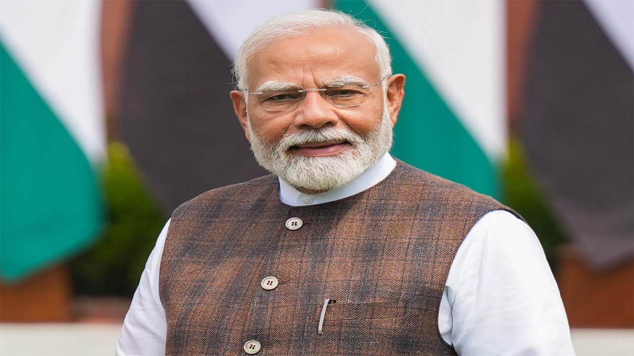 प्रधानमंत्री नरेंद्र मोदी