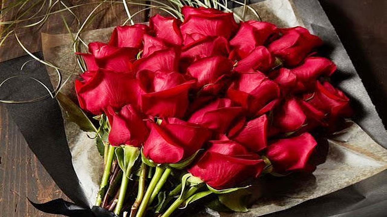 वैलेंटाइन डे, होटलों के डिनर टेबल से लेकर मूवी टिकट तक एडवांस में बुक