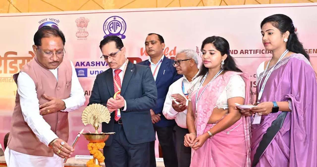 विश्व रेडियो दिवस : मुख्यमंत्री साय ने कहा - एआई के माध्यम से रेडियो को और अधिक प्रभावी बनाया जा सकता है