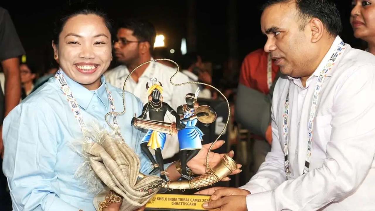 खेलो इंडिया ट्राइबल गेम्स, उद्घाटन समारोह में पहुंची ओलंपियन मीराबाई चानू