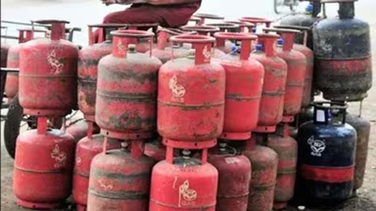 LPG गैस सिलेंडर हुआ महंगा, जानिए नए दाम