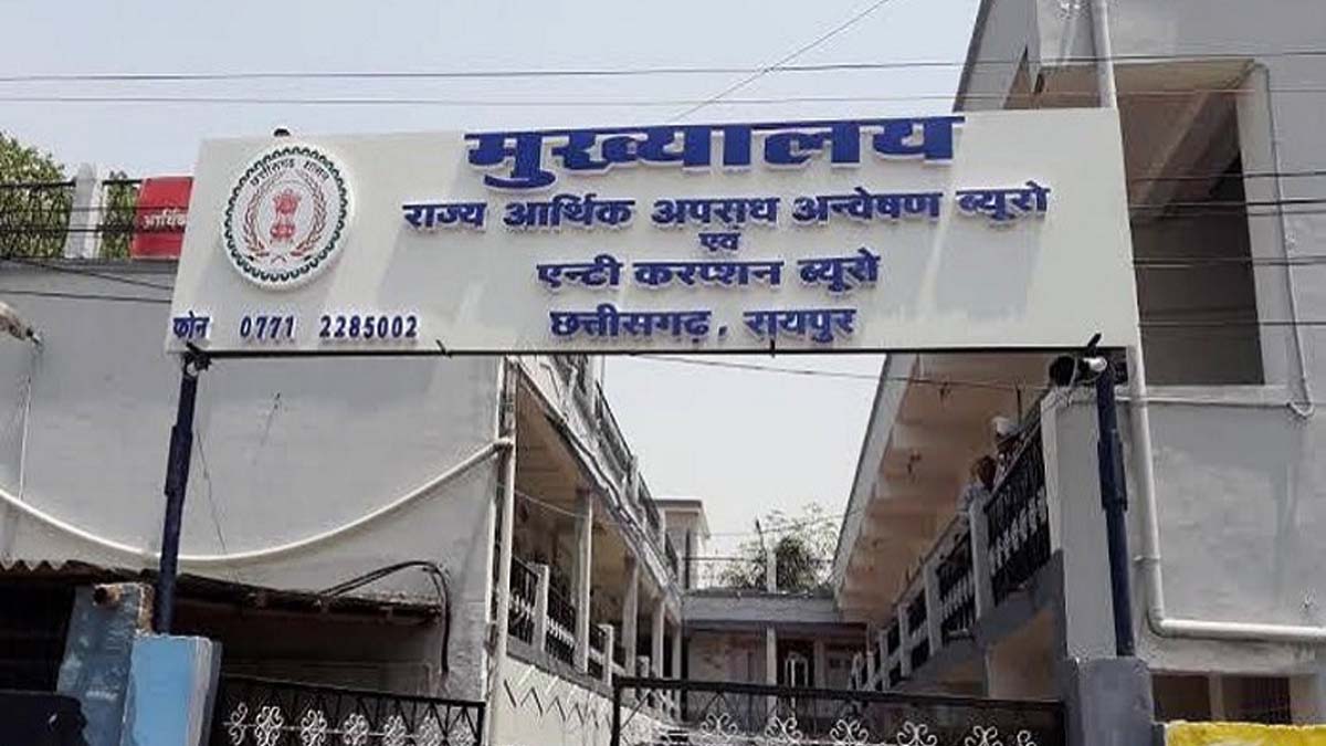 ACB टीम की बड़ी कार्रवाई , RTO के क्लर्क को रिश्वत लेते रंगे हाथों किया गिरफ्तार