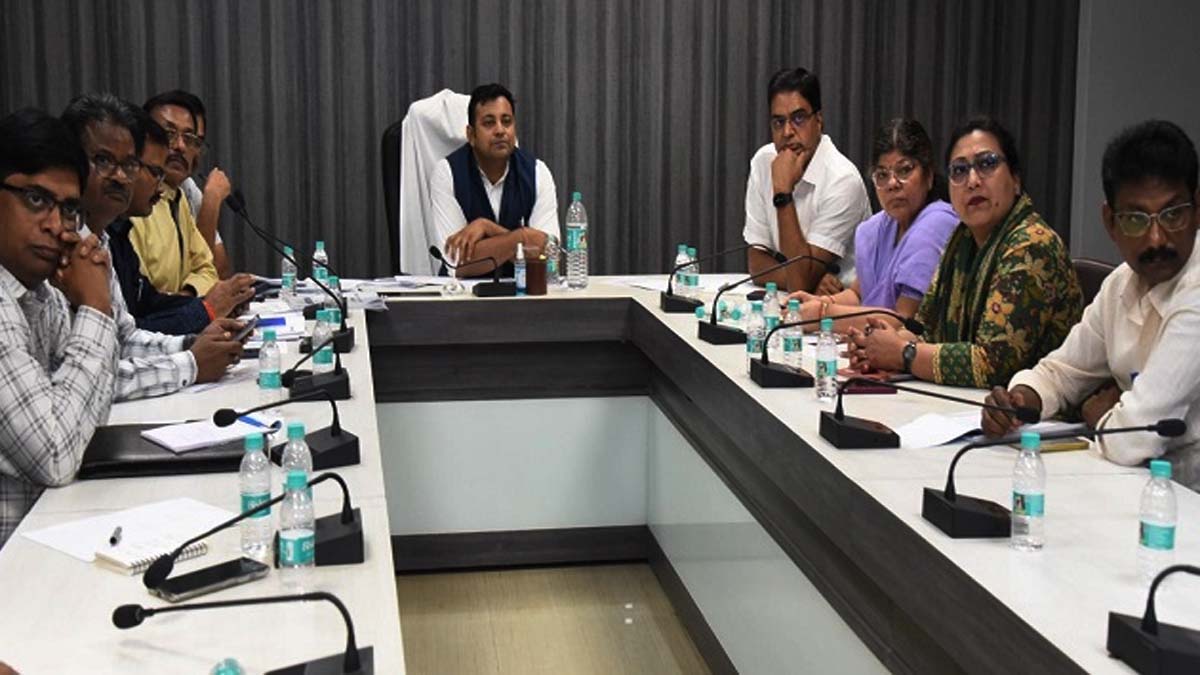 जनसंपर्क आयुक्त रजत बंसल ने ली बैठक : कहा- न्यू एज मीडिया में दक्ष बनें जनसंपर्क अधिकारी