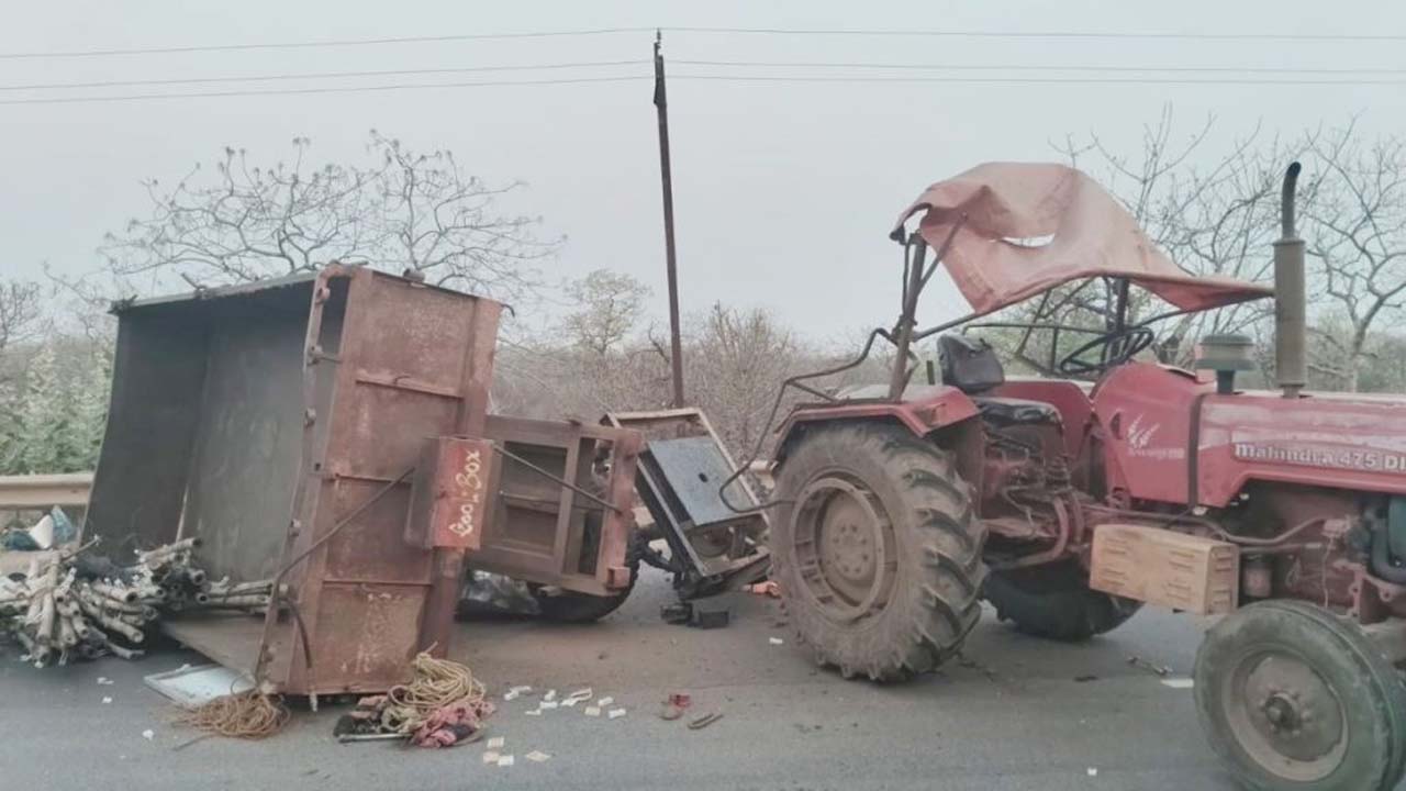 सड़क हादसा :अज्ञात वाहन ने ट्रैक्टर को मारी जोरदार टक्कर,चालक समेत दो लोगों की मौत